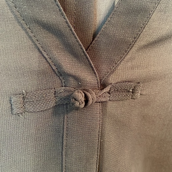 Le Chateau Sheer Khaki Green Blouse, Size M - Picture 6 of 10